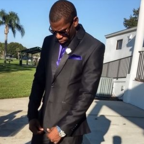 It's alot of low ballers on Poshmark‼️😏 - Picture 6 of 11